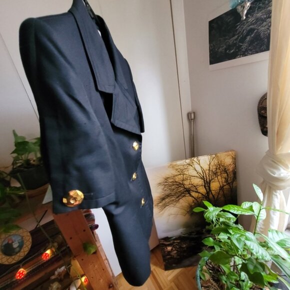 Givenchy vintage short sleeve black blazer golden buttons - Size 4 - Picture 9 of 9